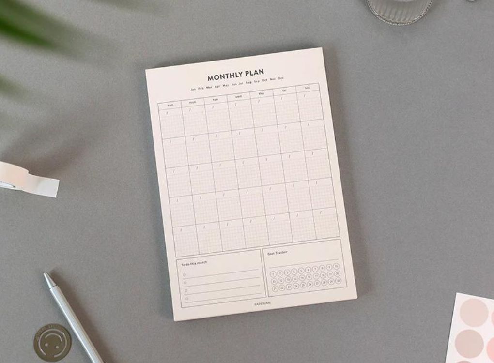 DAILY AND MONTHLY DESKPADS