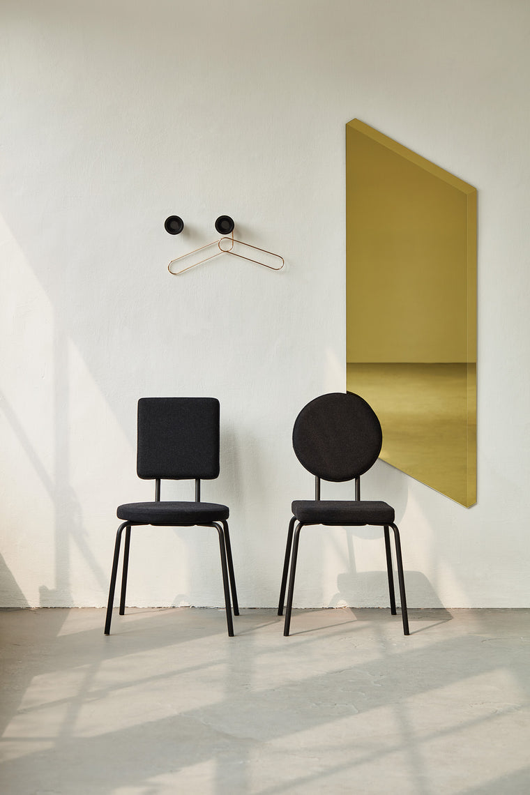 Option chairs by puik with Facett mirror 