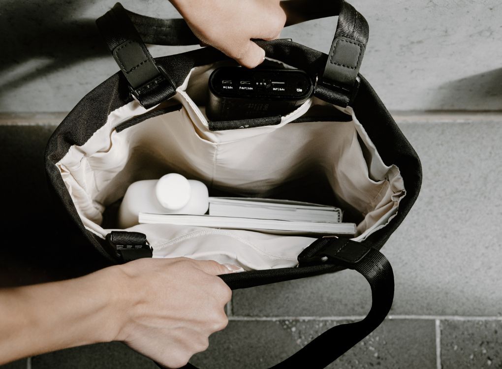 Inside pouches in A3 Black Ash Tote bag being displayed.