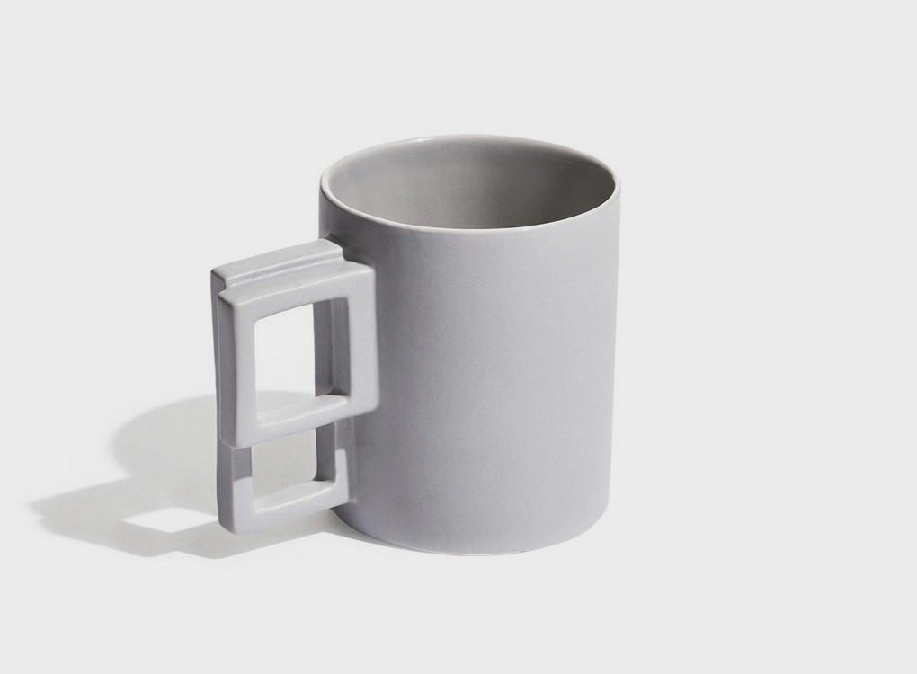 Aandersson alfred contemporary shapes mug in light grey colour with a square / rectangular geometric handle and a brushed matte finish